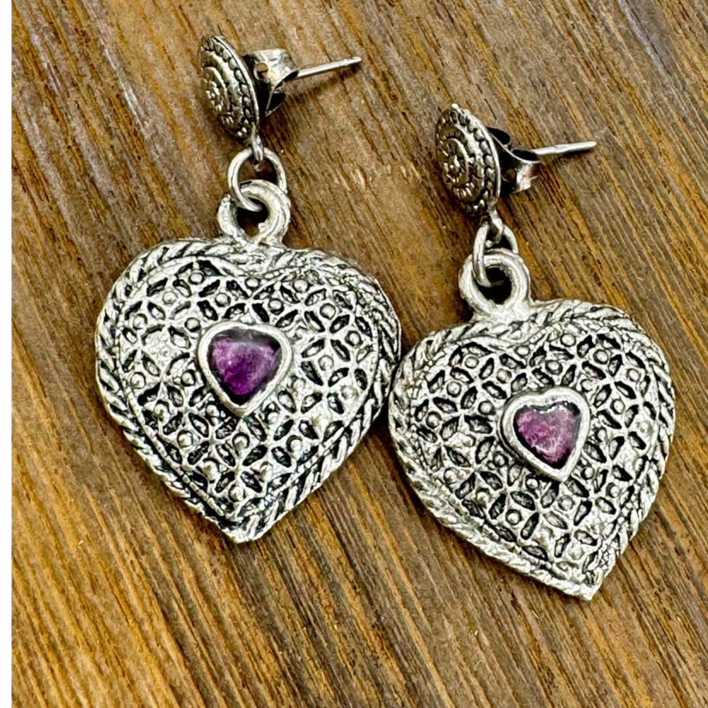 Vintage textured silver tone heart dangle earrings with purple enamel center